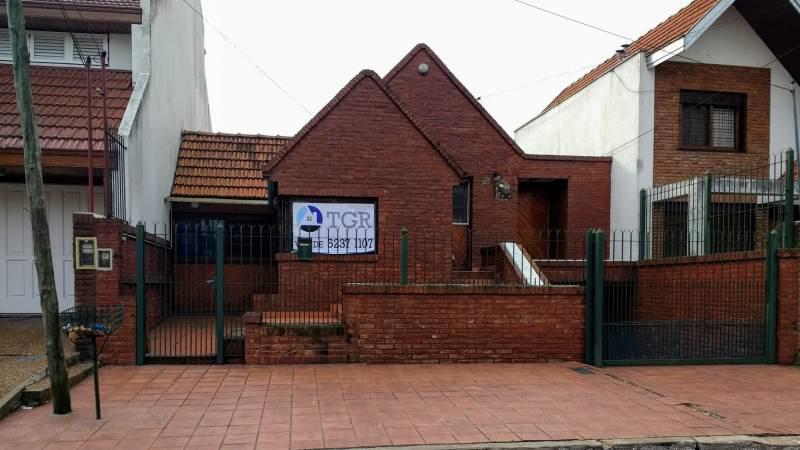 Venta Casa en Quillmes con cochera – APTO CREDITO-