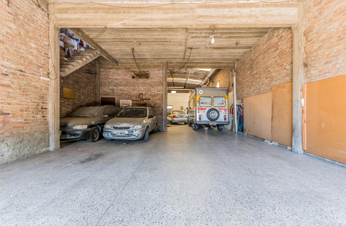 GALPON EN VENTA EN LOMA HERMOSA! A 2 CUADRAS DE AV. MARQUEZ. FACIL ACCESO