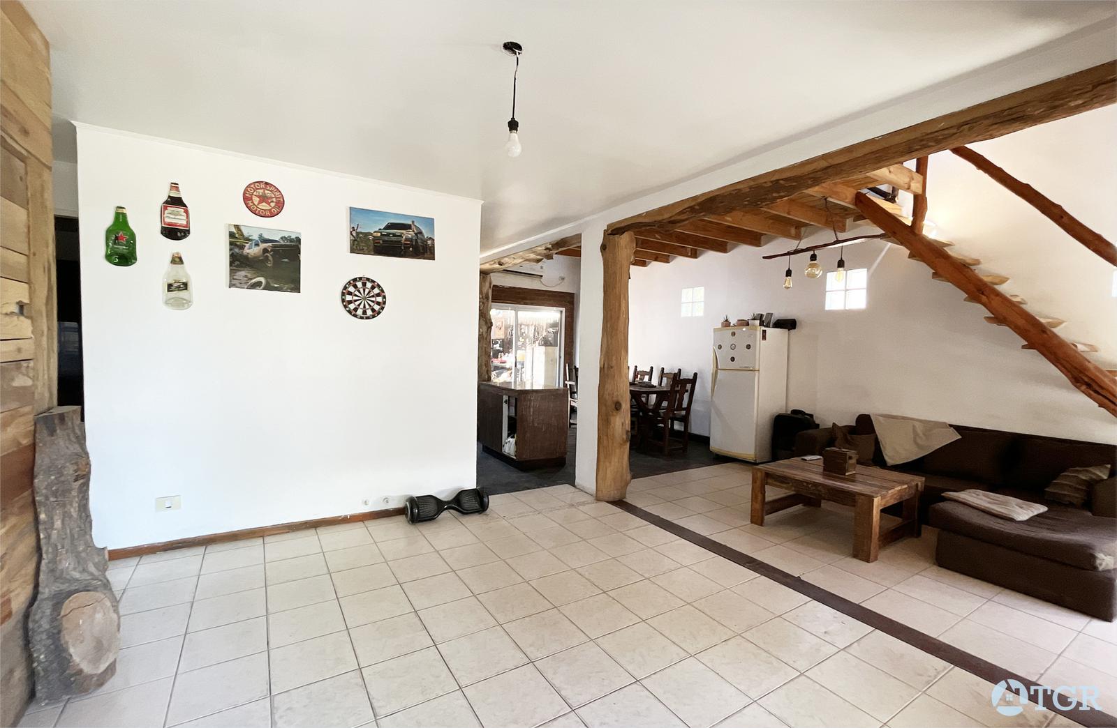 VENTA! CASA EN ESQUINA 5 AMB EN ALTOS DE PODESTA! QUINCHO   PARRILLA