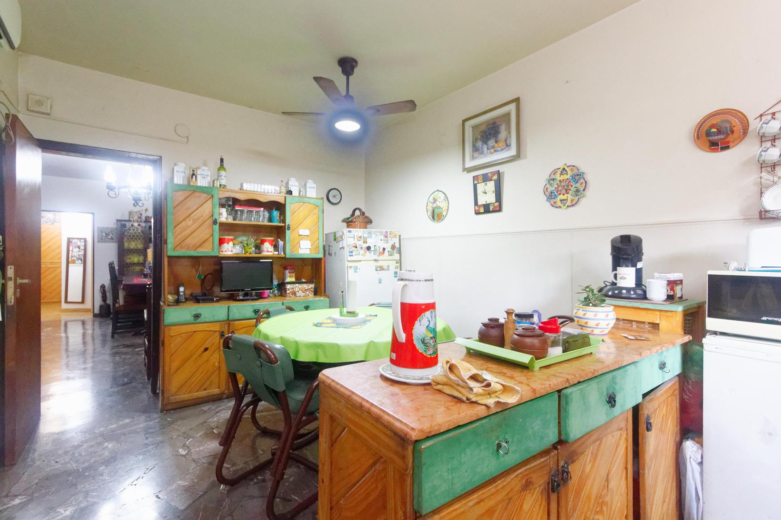 PH 4 AMBIENTES CON PATIO COCHERA Y TERRAZA PROPIA