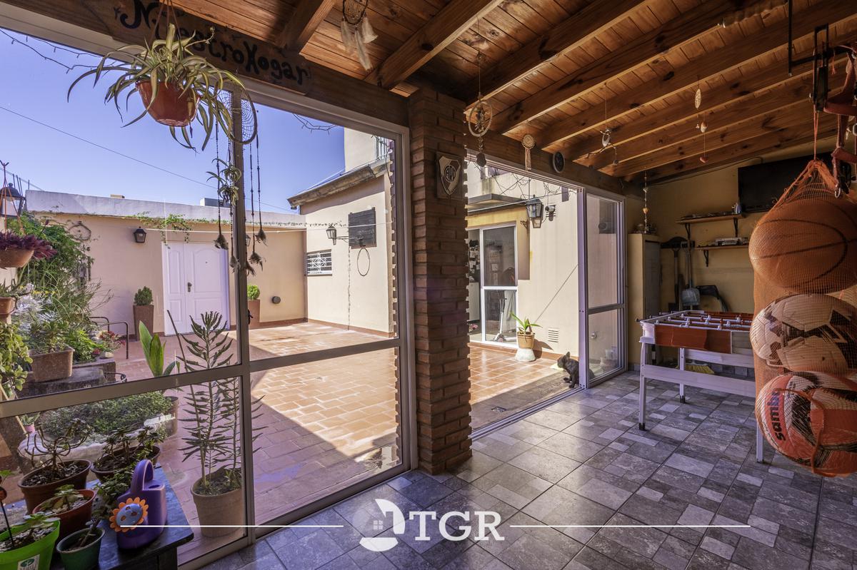 PH 3 AMB CON GRAN TERRAZA, QUINCHO Y PARRILLA. Martin Coronado