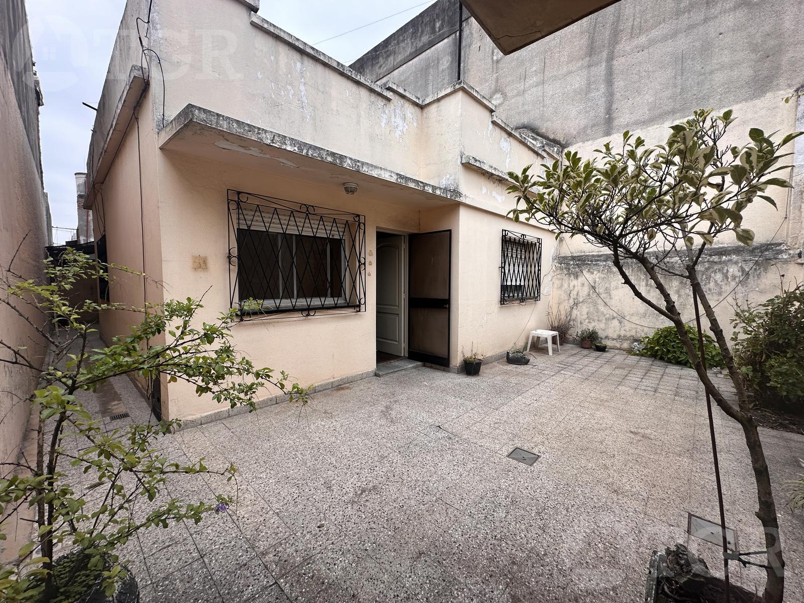 VENTA PH 6 AMB CON TERRAZA/PATIO EN CASEROS | POSIBLE PERMUTA
