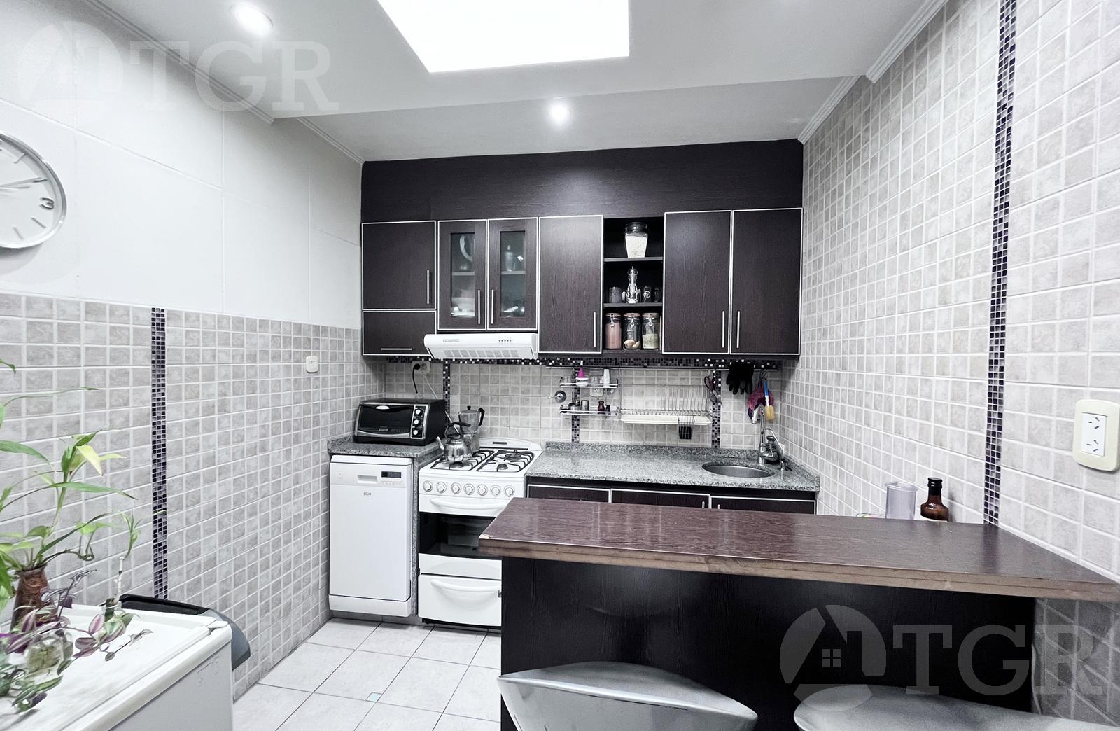 Venta Casa de 4 ambientes en  Santos Lugares