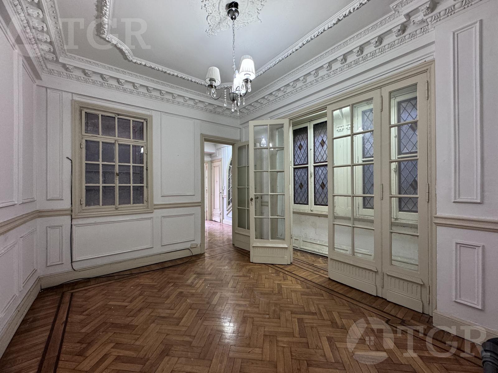 Venta Departamento 5 ambientes en Microcentro