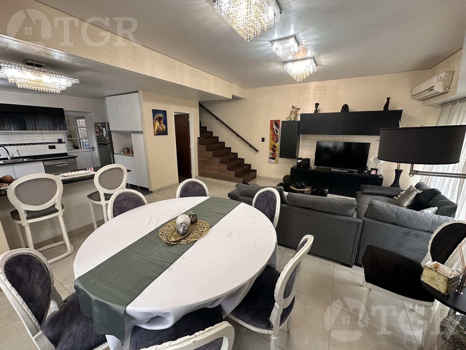 VENTA PH 4 AMBIENTES REFACCIONADO A NUEVO con GARAGE en BARRIO PARQUE