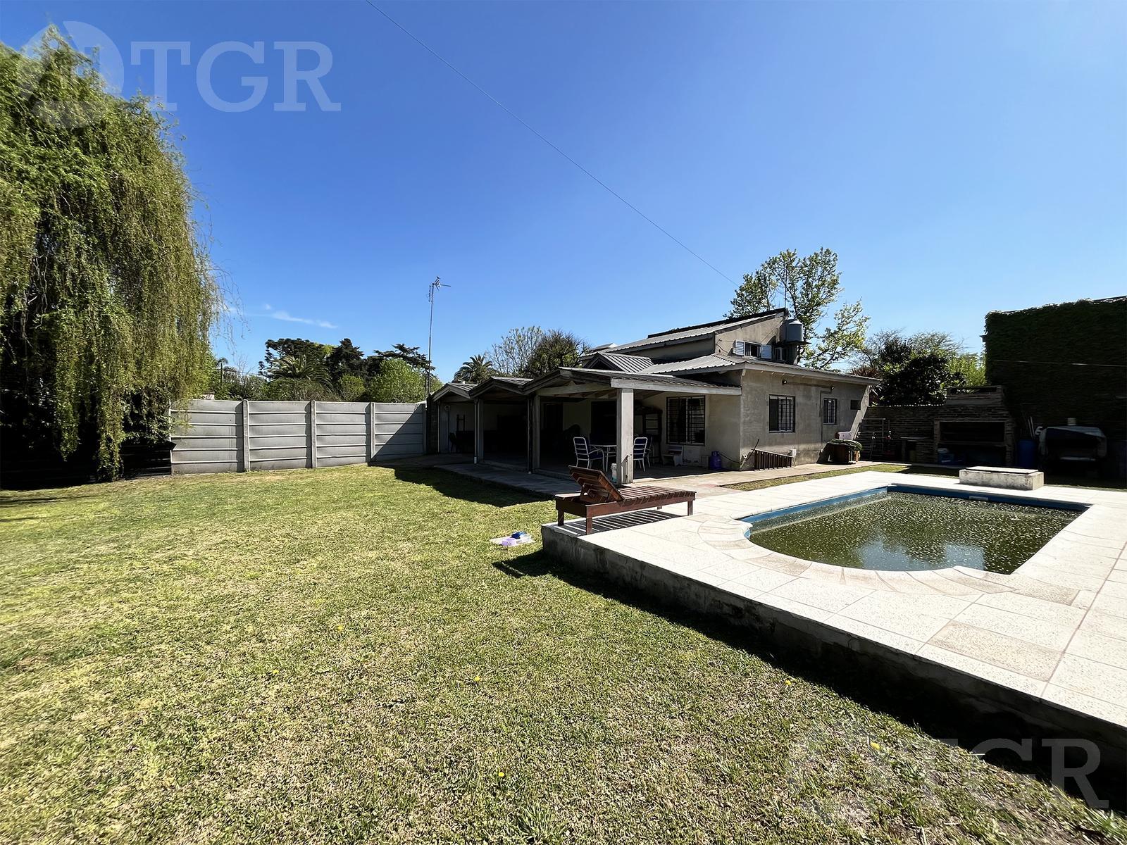 VENTA. Casa quinta 3 ambientes con pileta y parrilla. Amplio Jardin. Marcos Paz