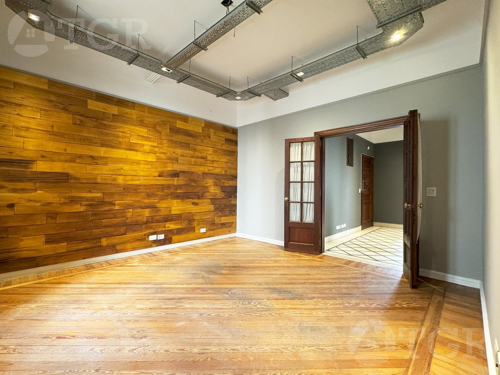 Venta Departamento en 4 ambientes en microcentro
