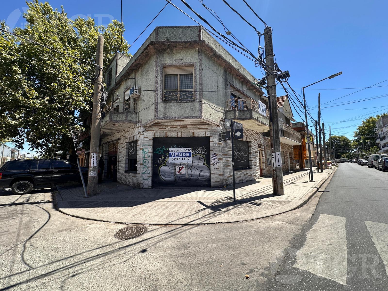 VENTA PH 4 AMB A RECICLAR   2 LOCALES EN VILLA LYNCH
