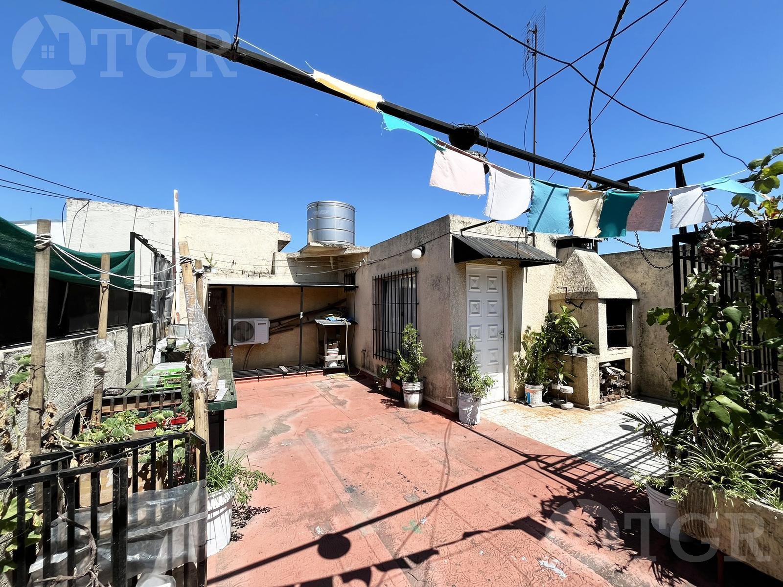 VENTA PH 3  AMBIENTES BARRACAS