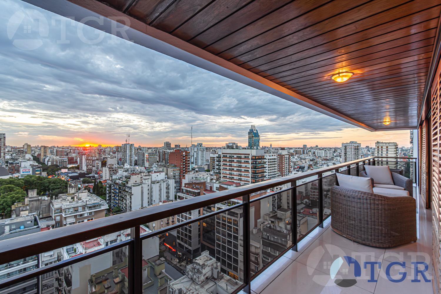 Penthouse ÚNICO en Venta en Belgrano Barrancas con Cochera Cubierta y Vista Abierta.