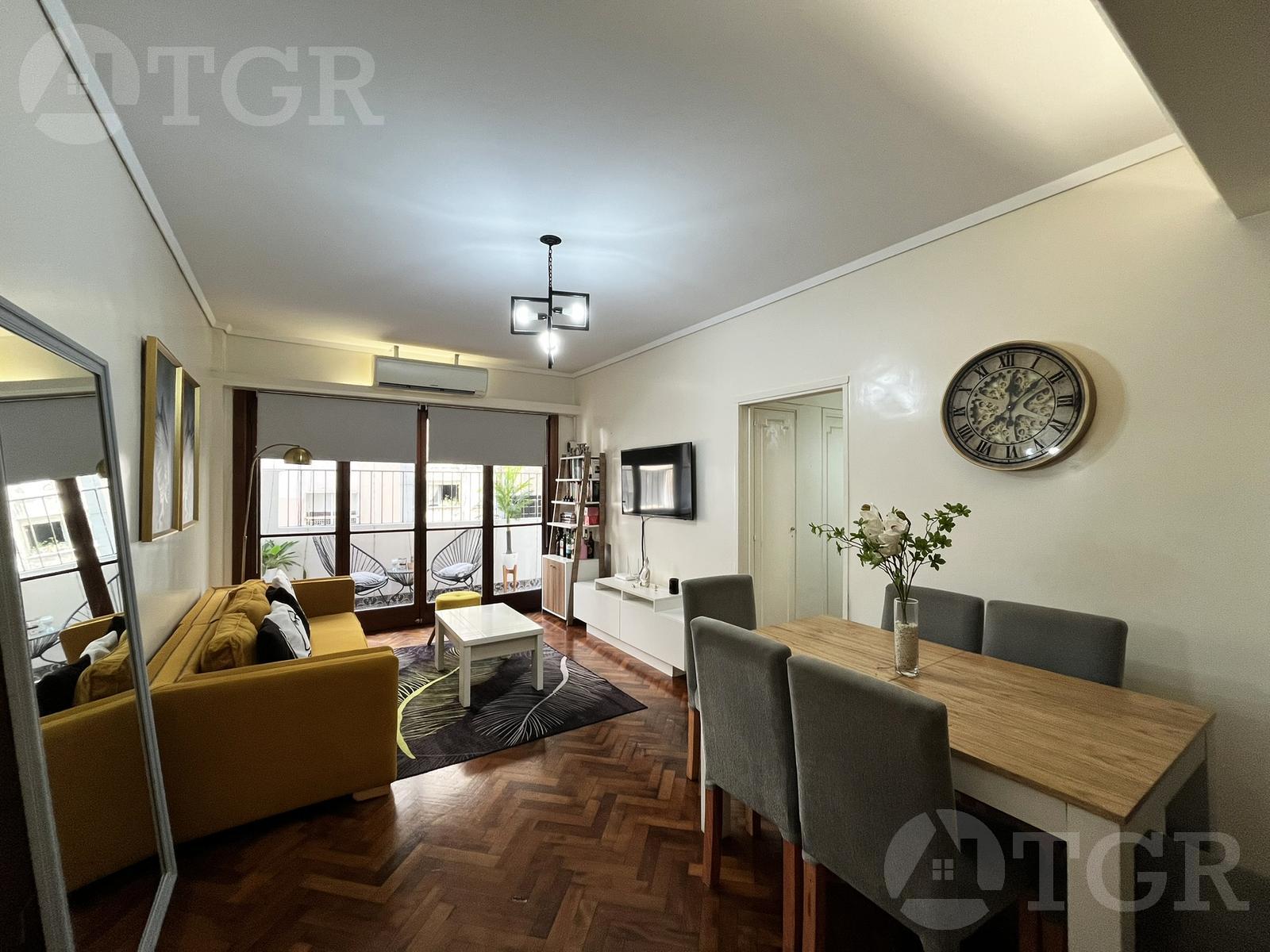 Departamento en venta en Balvanera al frente en excelente estado
