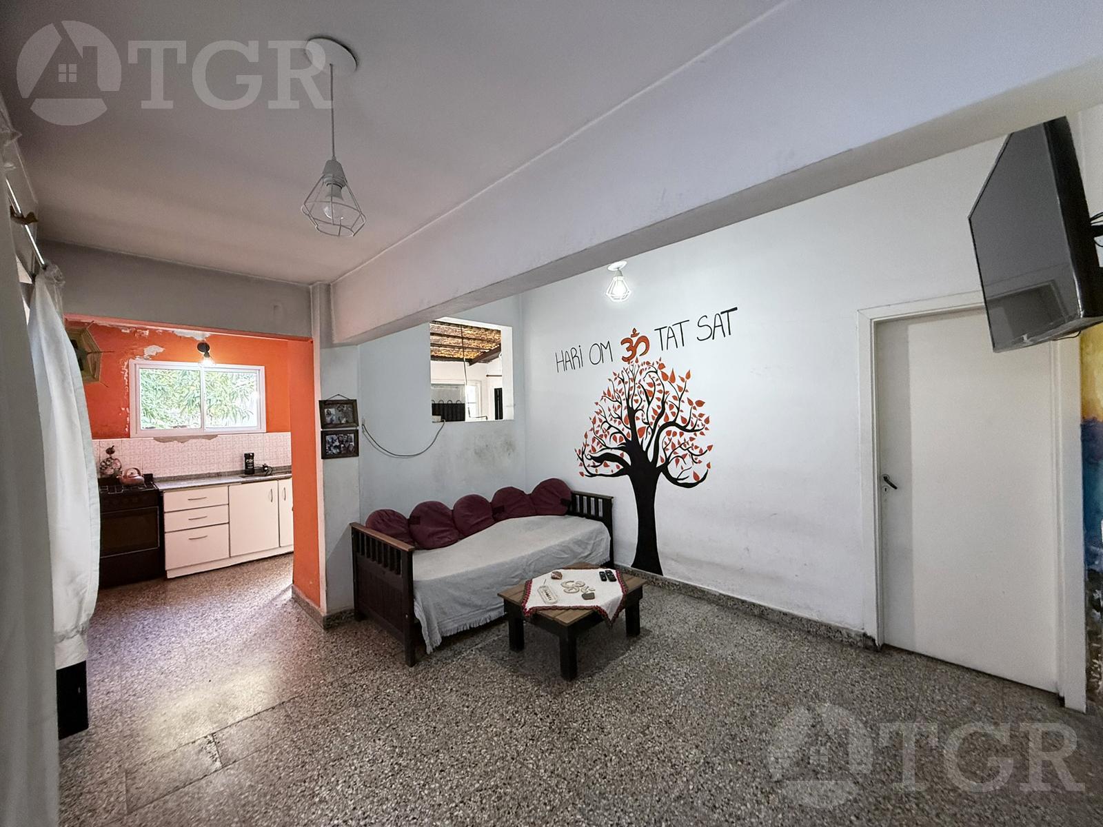 PH en venta de 4 ambientes con jardin SIN EXPENSAS